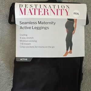 ⚡️NWT Destination Maternity Black Seamless Active Leggings